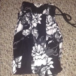 Black and white flower print, sweatpants/leggings